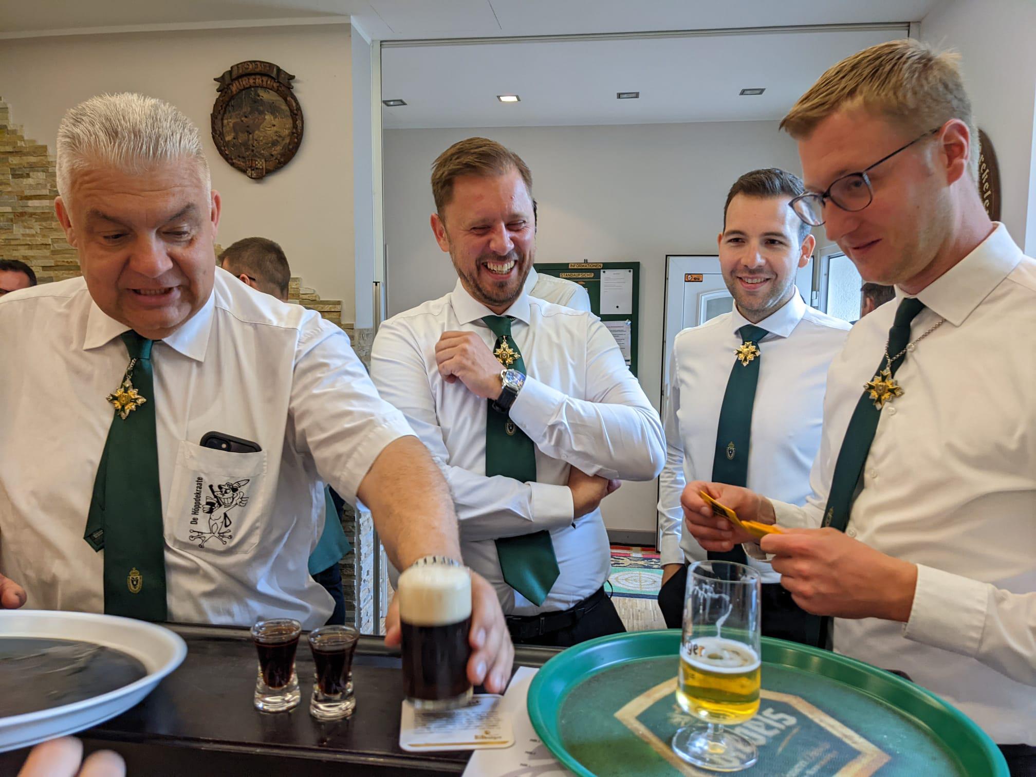 Harte Verhandlungen seiner Majestät mit dem Vorstand der Gilde